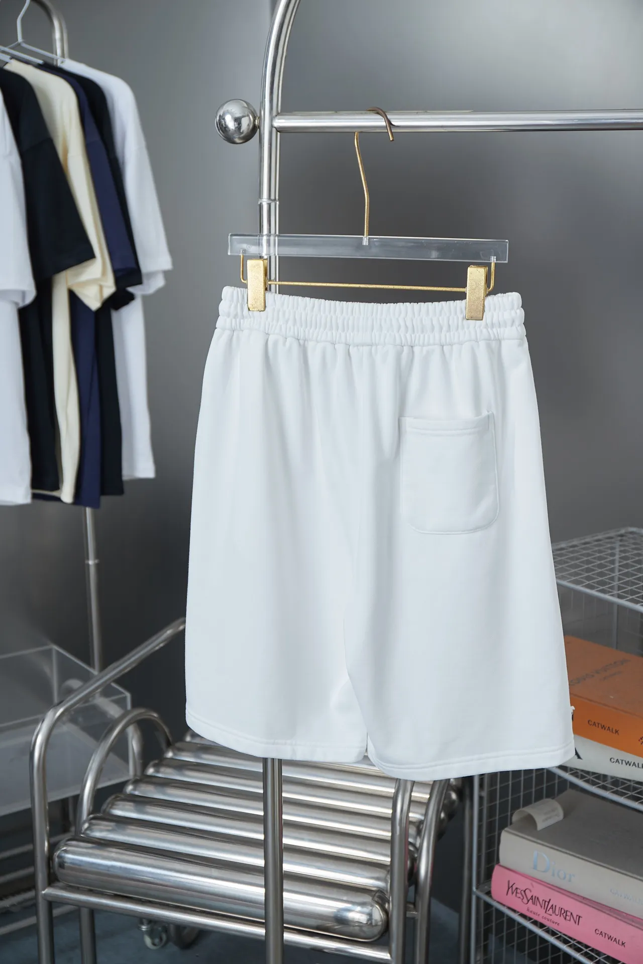 🅿️210 Ch*ome Hearte 2025ss new shorts Honbu patch cross embroidered shorts light luxury essential item for daily commuting for men and women Correct version Welcome to compare Detailed features · Made of 380g pure cotton health cloth fabric · Imported Tajima machine embroidery Honbu patch cross letters · Open mold to customize the original logo engraved hanging clock · Loose waist trousers · Double-needle sewing across seams · Original main mark, washed tag, moisture-proof paper packaging Color: Black/White Size: S M L XL